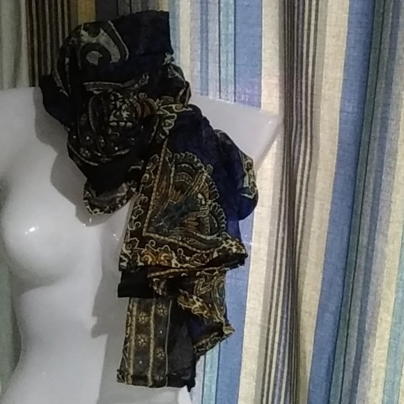 Woman's Shaul or scarf paisley colours - Picture 2 of 4